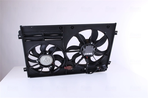 Ventilador elétrico de esfriamento montado (motor + roda de aletas) direito Nissens 85644 preço, a partir de 86,98 USD