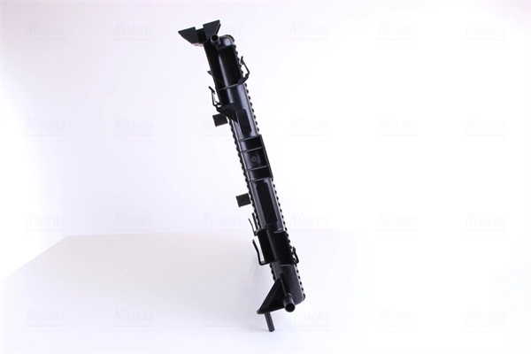 Radiador de esfriamento de motor Nissens 63764 preço, a partir de 71,23 USD