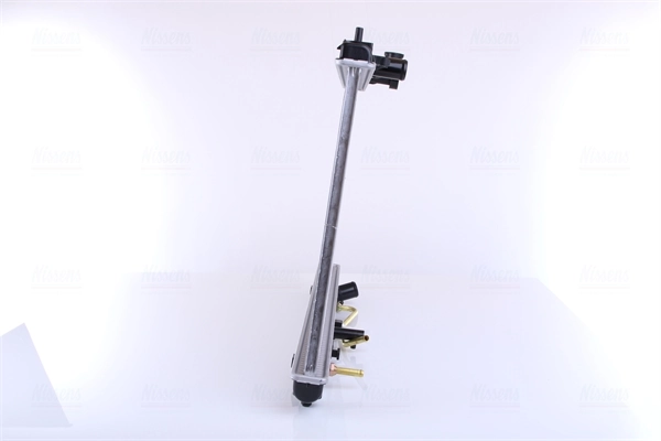 Compre 646812 Nissens Radiador de esfriamento de motor