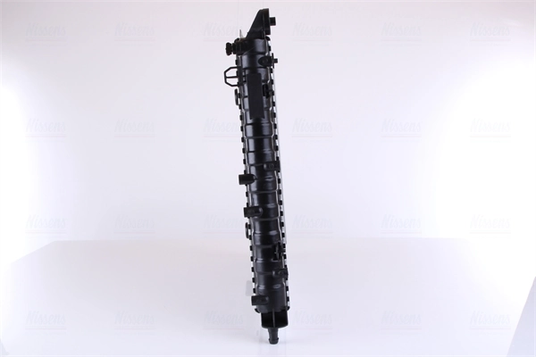 Radiador de esfriamento de motor Nissens 61842 preço, a partir de 78,32 USD