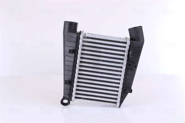Radiador de intercooler Nissens 96864 preço, a partir de 97,05 USD
