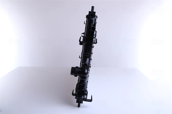 Radiador de esfriamento de motor Nissens 630763 preço, a partir de 123,35 USD