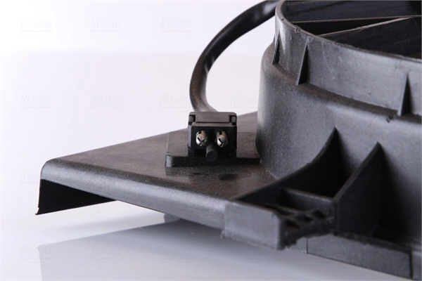 Difusor do radiador de esfriamento, montado com motor e roda de aletas 85604 Nissens