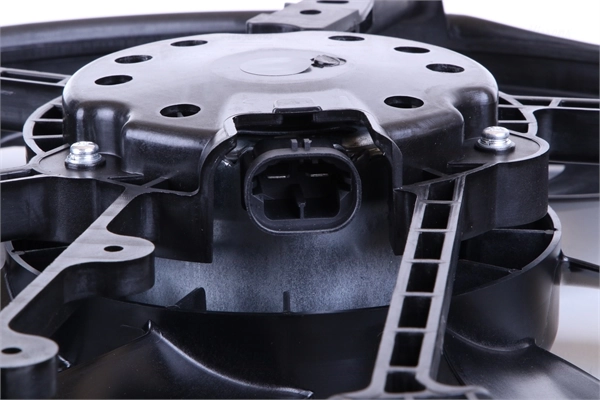 Difusor do radiador de esfriamento, montado com motor e roda de aletas Nissens 85946