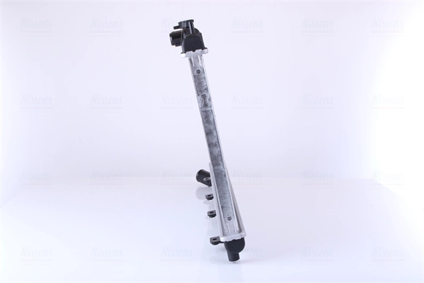 Radiador de esfriamento de motor Nissens 67737 preço, a partir de 151,53 USD