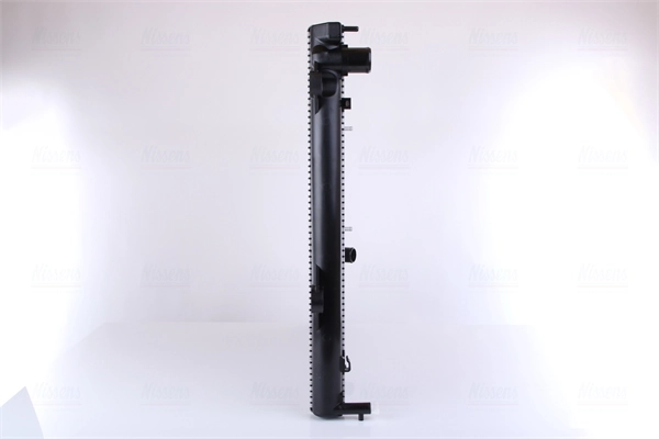 Compre 646888 Nissens Radiador de esfriamento de motor