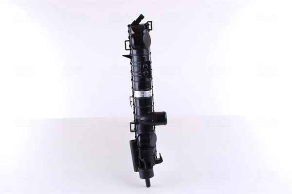 Compre 63028A Nissens Radiador de esfriamento de motor