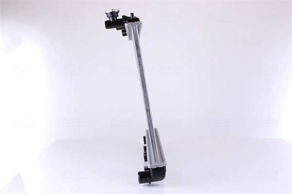 Radiador de esfriamento de motor Nissens 67006 preço, a partir de 89,85 USD