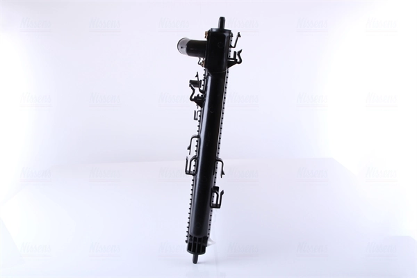 Radiador de esfriamento de motor Nissens 636032 preço, a partir de 195,81 USD