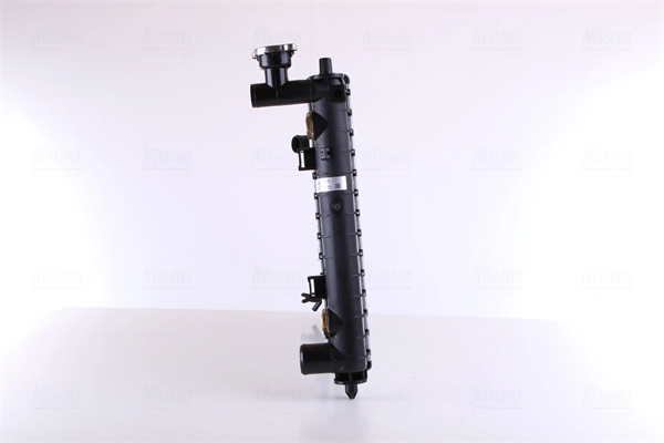 Radiador de esfriamento de motor Nissens 62393 preço, a partir de 141,47 USD