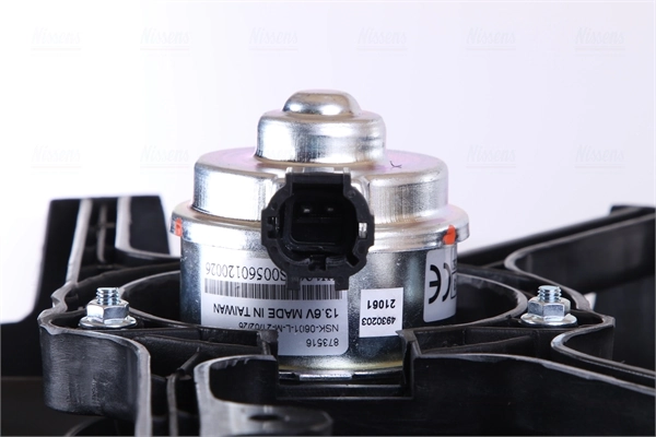 Difusor do radiador de esfriamento, montado com motor e roda de aletas 85526 Nissens