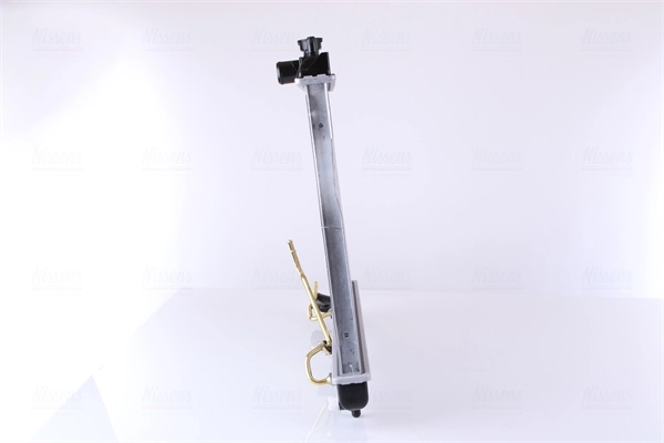 Radiador de esfriamento de motor Nissens 67480 preço, a partir de 137,13 USD