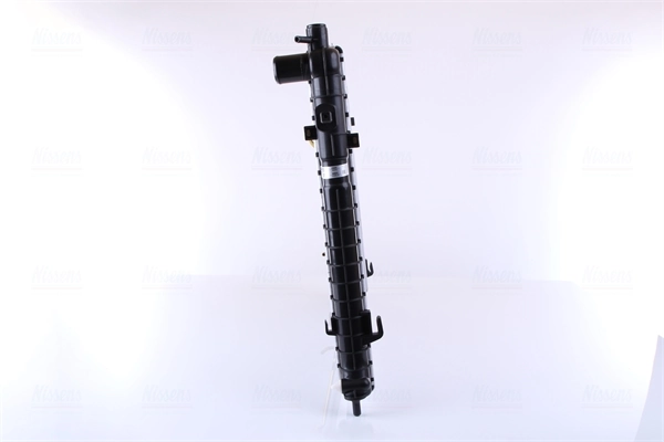 Radiador de esfriamento de motor Nissens 67486 preço, a partir de 124,22 USD