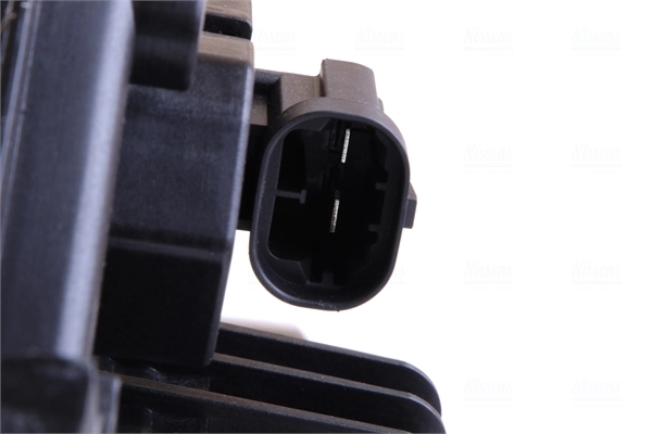 Difusor do radiador de esfriamento, montado com motor e roda de aletas 85946 Nissens