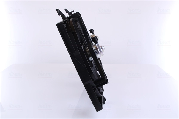 Compre 85526 Nissens Difusor do radiador de esfriamento, montado com motor e roda de aletas