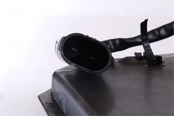 Difusor do radiador de esfriamento, montado com motor e roda de aletas 85654 Nissens