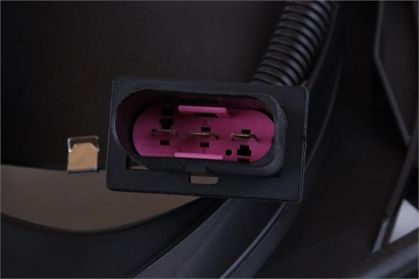 Difusor do radiador de esfriamento, montado com motor e roda de aletas 85249 Nissens