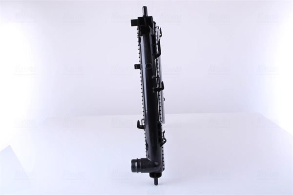 Radiador de esfriamento de motor Nissens 67549 preço, a partir de 133,80 USD