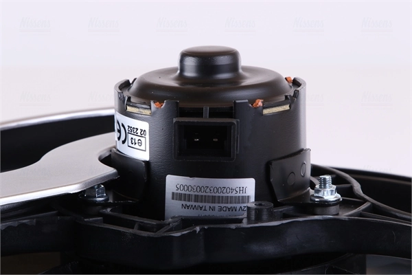 Difusor do radiador de esfriamento, montado com motor e roda de aletas 85267 Nissens