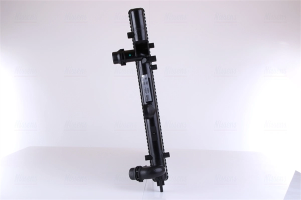 Radiador de esfriamento de motor Nissens 67303 preço, a partir de 95,34 USD