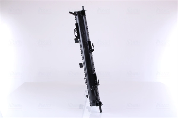 Radiador de esfriamento de motor Nissens 68811 preço, a partir de 158,16 USD
