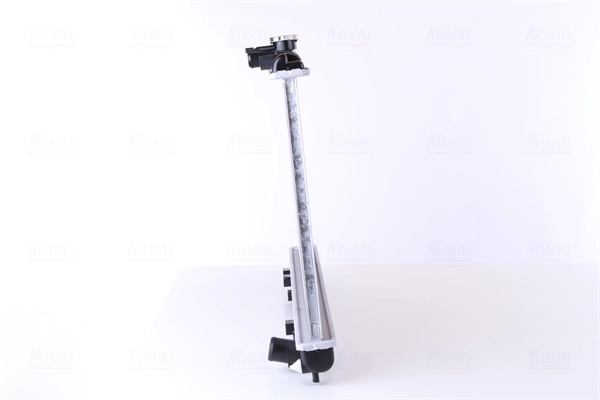 Radiador de esfriamento de motor Nissens 64775 preço, a partir de 153,34 USD