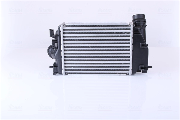Radiador de intercooler Nissens 961120 preço, a partir de 117,48 USD