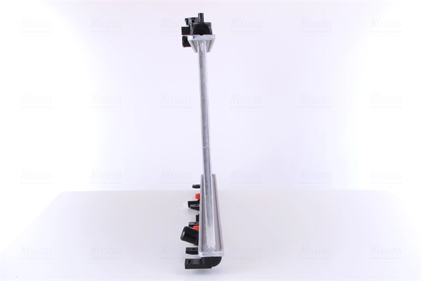 Radiador de esfriamento de motor Nissens 68106 preço, a partir de 121,62 USD