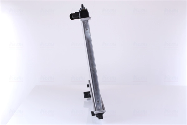 Radiador de esfriamento de motor Nissens 66680 preço, a partir de 140,88 USD
