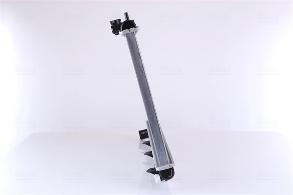 Radiador de esfriamento de motor Nissens 67729 preço, a partir de 179,78 USD
