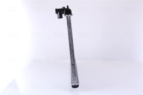 Radiador de esfriamento de motor Nissens 61271 preço, a partir de 136,78 USD