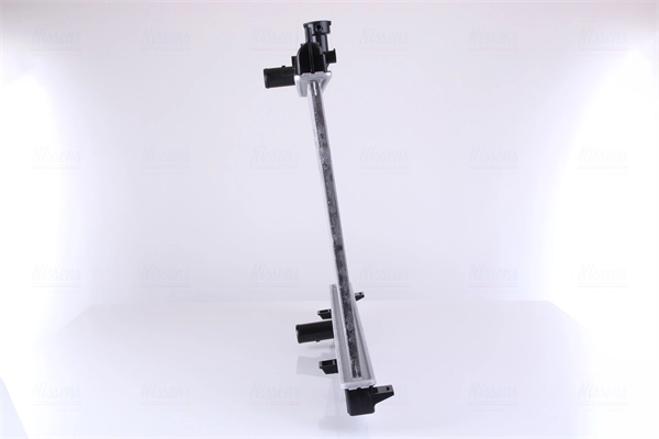 Radiador de esfriamento de motor Nissens 68789 preço, a partir de 120,26 USD