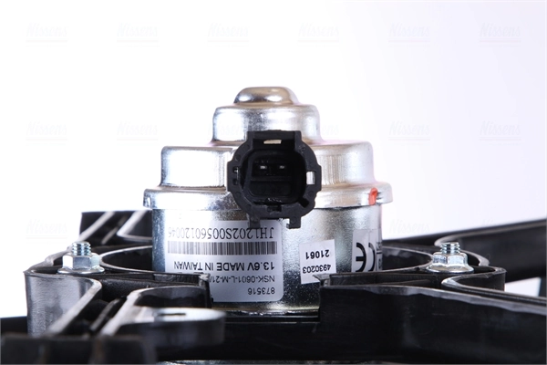 Difusor do radiador de esfriamento, montado com motor e roda de aletas Nissens 85526