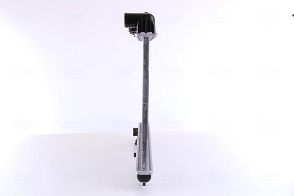 Radiador de esfriamento de motor Nissens 67715 preço, a partir de 136,69 USD