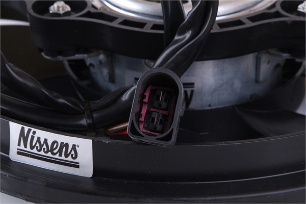 8D0959455N Fiat/Alfa/Lancia Ventilador elétrico de esfriamento montado (motor + roda de aletas)