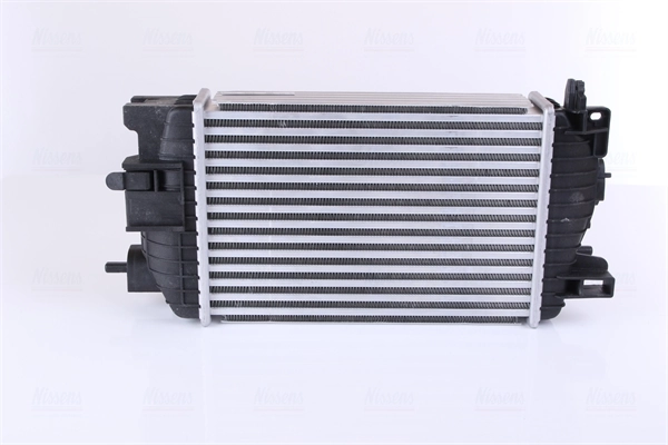 Radiador de intercooler Nissens 96574 preço, a partir de 107,45 USD