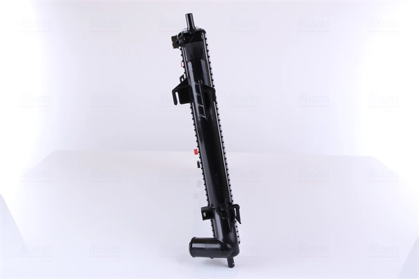 Radiador de esfriamento de motor Nissens 67604 preço, a partir de 157,17 USD