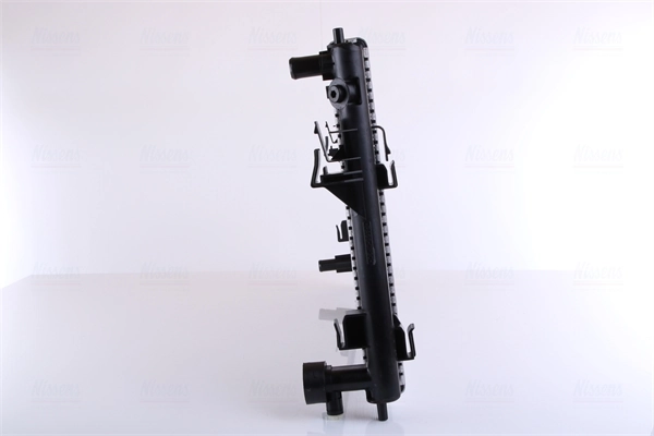 Radiador de esfriamento de motor Nissens 68737 preço, a partir de 116,88 USD