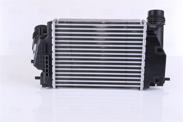 Radiador de intercooler Nissens 96207 preço, a partir de 175,35 USD