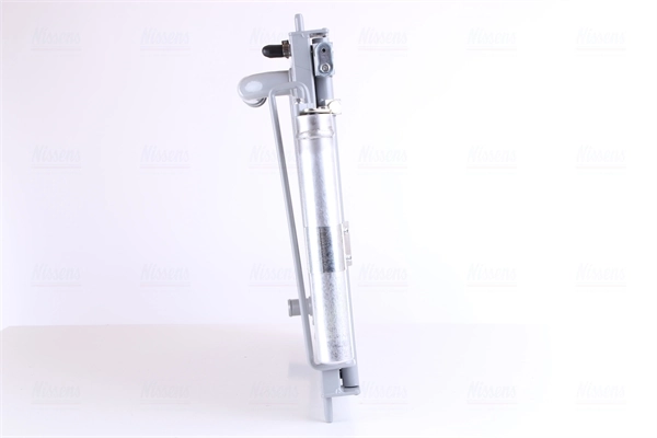 Radiador de esfriamento de motor Nissens 68747 preço, a partir de 143,02 USD