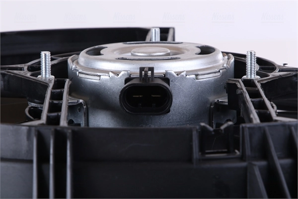 Difusor do radiador de esfriamento, montado com motor e roda de aletas 85243 Nissens