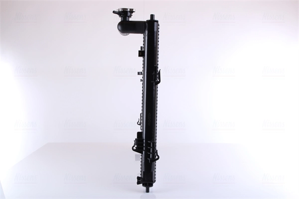 Radiador de esfriamento de motor Nissens 67550 preço, a partir de 109,93 USD
