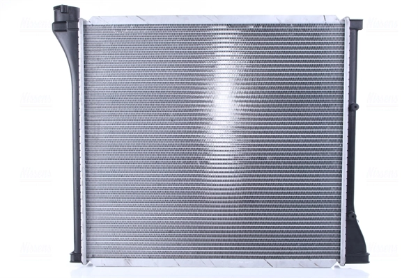 Radiador de esfriamento de motor Nissens 65221 preço, a partir de 196,66 USD
