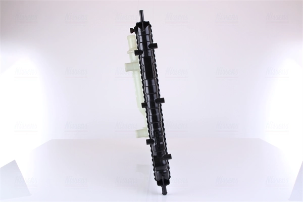 Radiador de esfriamento de motor Nissens 61779 preço, a partir de 68,22 USD