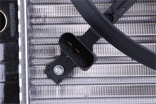 Radiador de esfriamento de motor 64103 Nissens