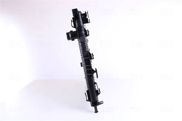 Radiador de esfriamento de motor Nissens 66857 preço, a partir de 115,30 USD