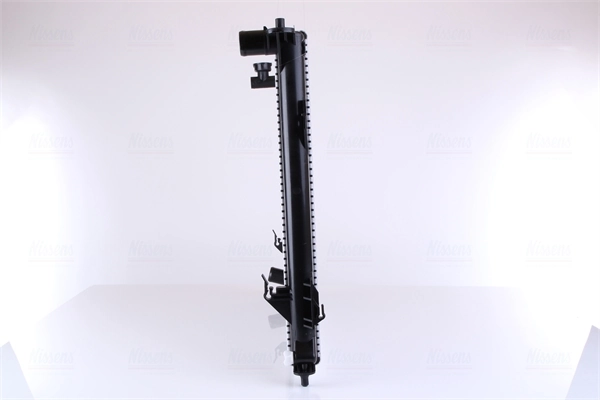 Radiador de esfriamento de motor Nissens 67507 preço, a partir de 133,74 USD