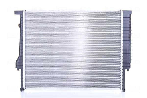 Radiador de esfriamento de motor BMW 17111723696 preço, a partir de 140,59 USD
