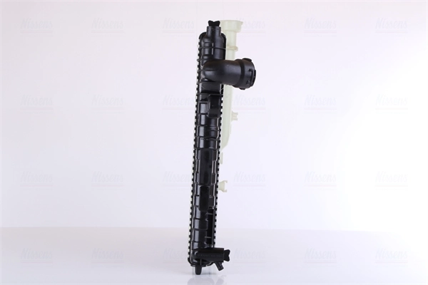 Radiador de esfriamento de motor Nissens 63524 preço, a partir de 101,71 USD
