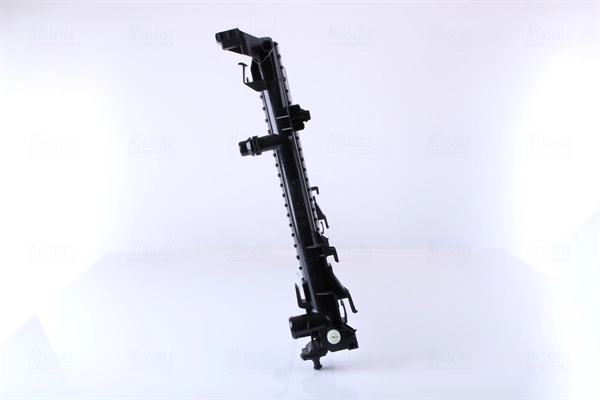 Radiador de esfriamento de motor Nissens 67187 preço, a partir de 158,61 USD